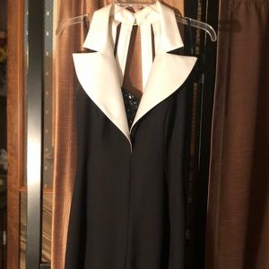 Be a show stopper in this Tonight gown! Size 6